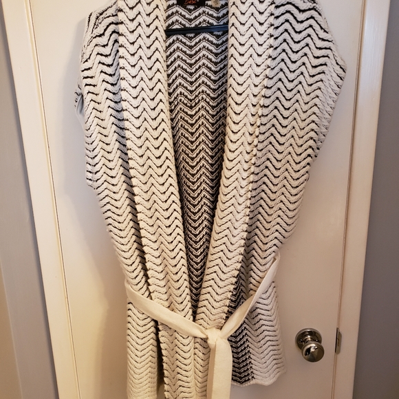 Vest sweater - Picture 2 of 2